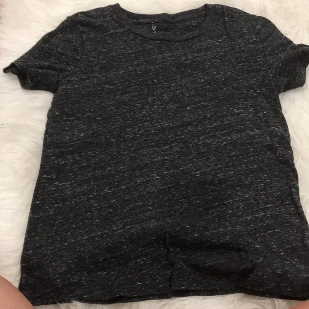 Grey / white t-shirt